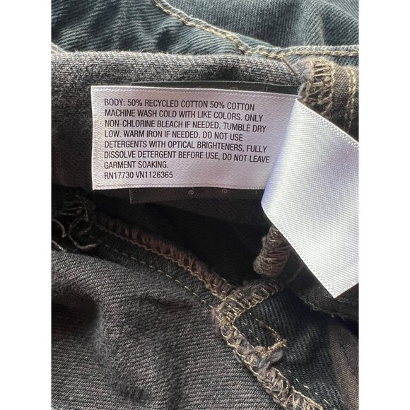 Universal Thread High-Waist Distressed Denim Shorts Button-Fly Closure Size 17 - Picture 10 of 10